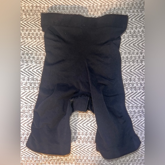 [SKIMS] Everyday Sculpt⚫️🖤 - Picture 2 of 4